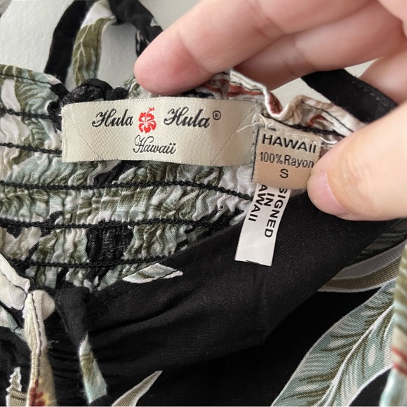 Hawaiian floral Asymmetrical halter top dress roughed back adjustable neck tie - Picture 3 of 10